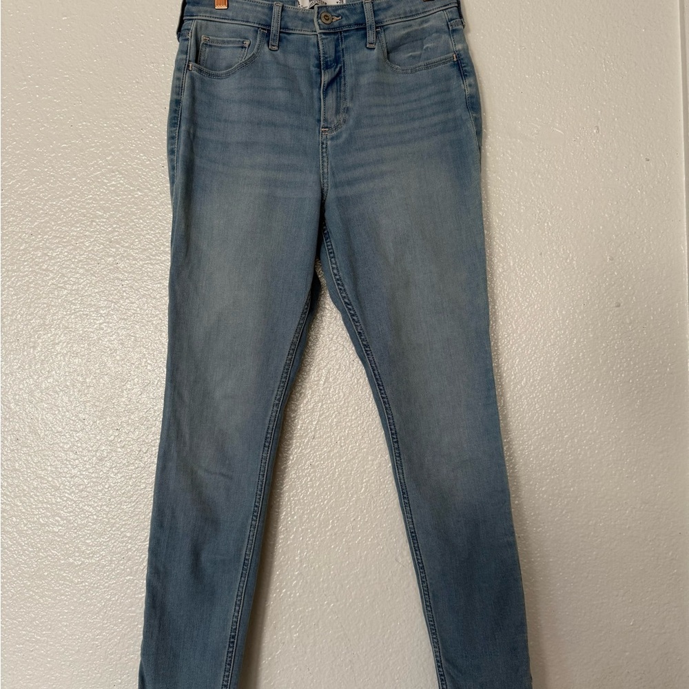 Hollister Light Blue curvy high- rise súper  Skinny Jeans soft stretch 7R 28X29